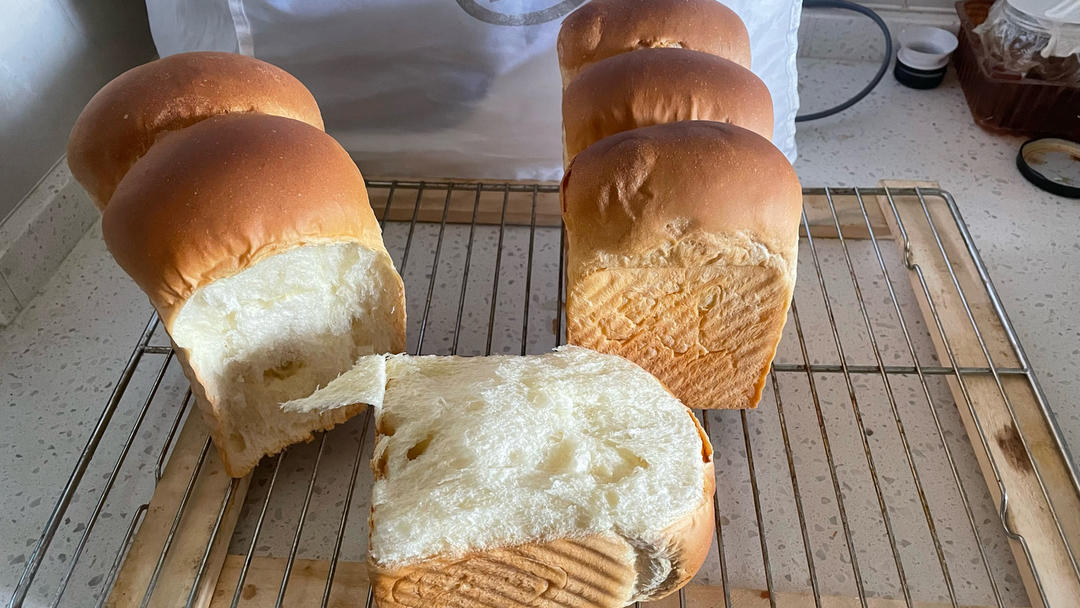 纯奶手撕吐司的做法 步骤1