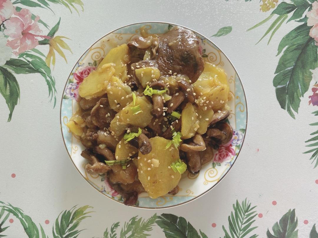 滑蘑土豆片