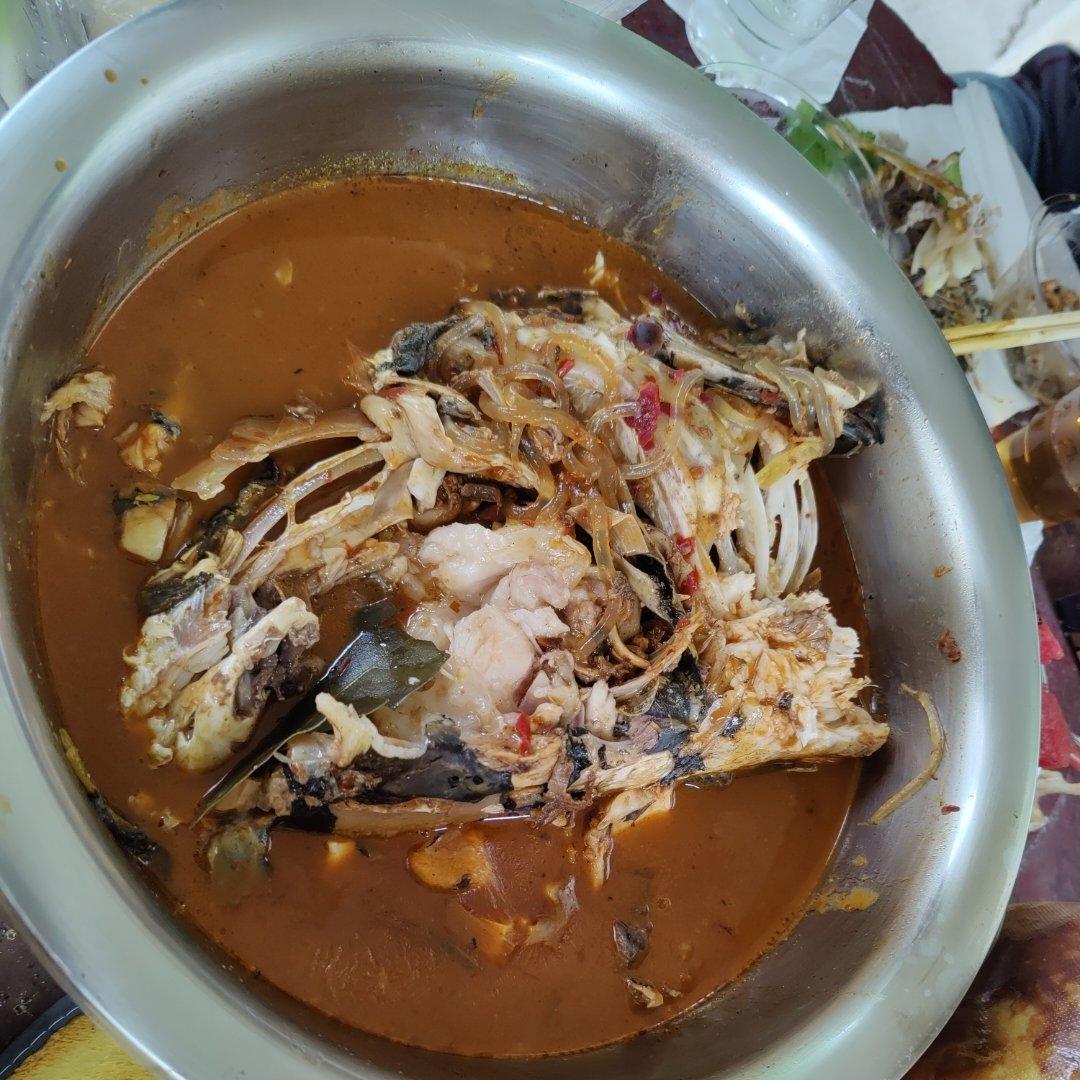 【地锅鱼】三道鳞【鱼锅贴饼子】东北铁锅炖一切