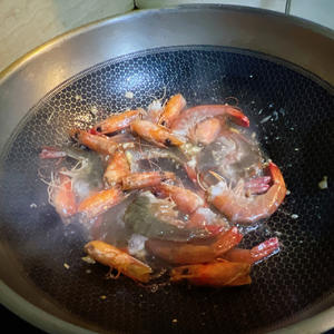 超鲜的萝卜丝虾汤的做法 步骤4