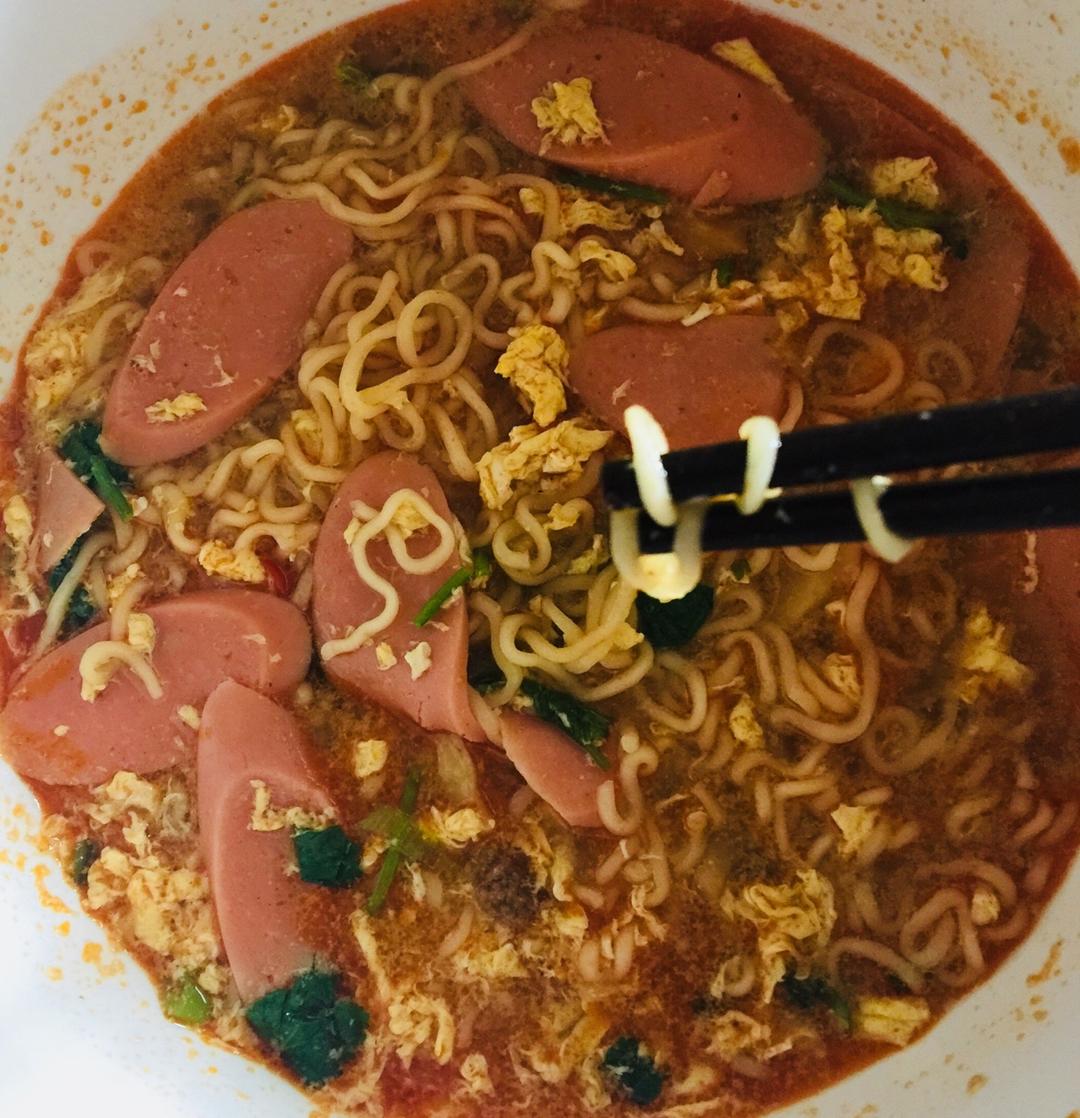 煮方便面（蕃茄味