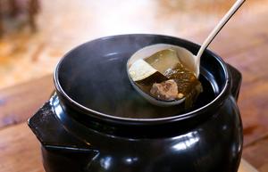 冬瓜黄豆海带猪骨汤的做法 步骤5