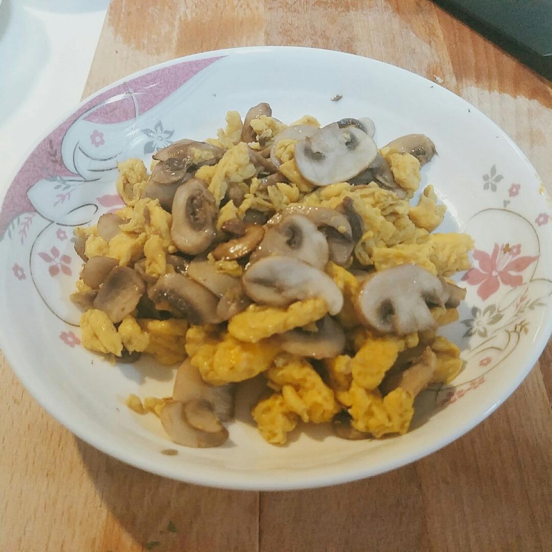 口蘑炒蛋