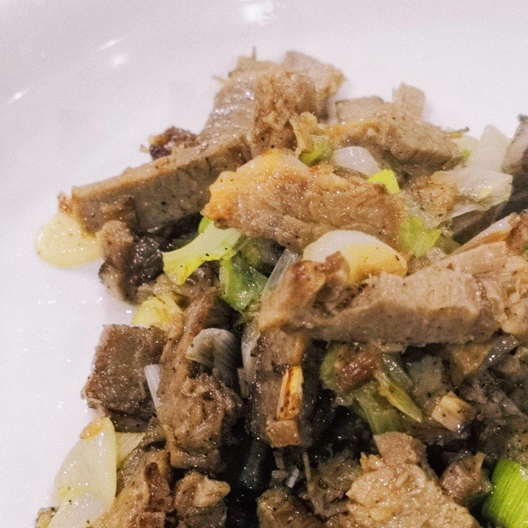 葱爆羊(牛)肉
