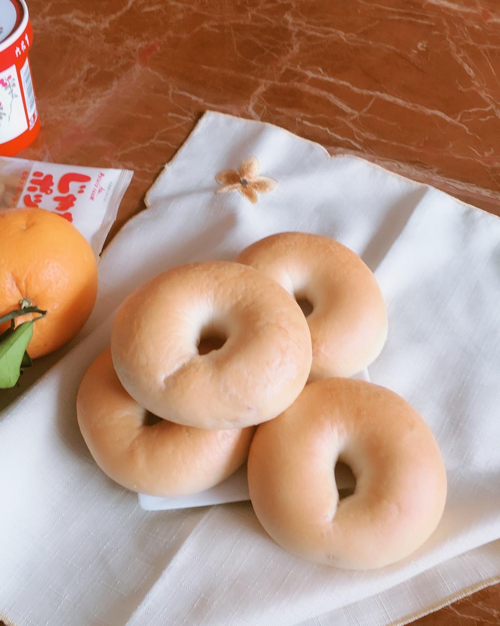 咸蛋黄肉松海苔贝果