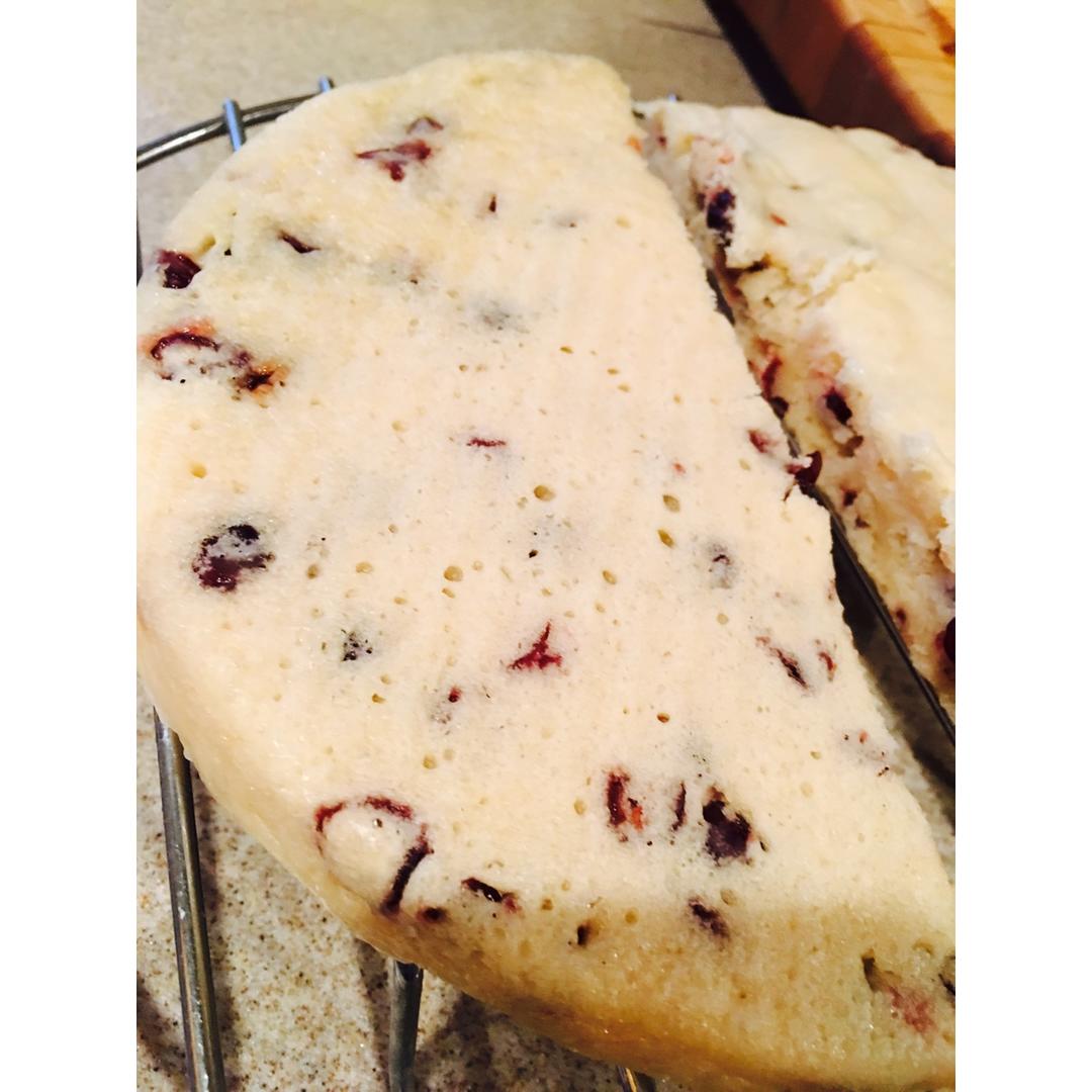 不用揉面，简单易做的——蔓越莓发糕