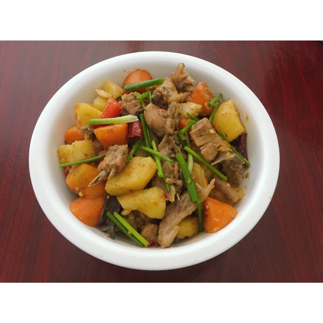 胡萝卜土豆炖鸡