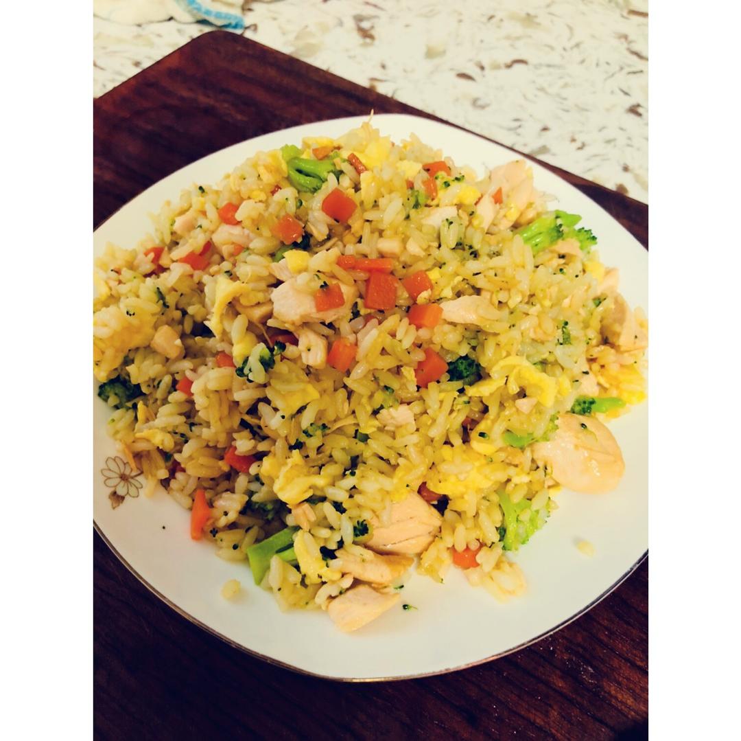 蒜香黄油三文鱼炒饭