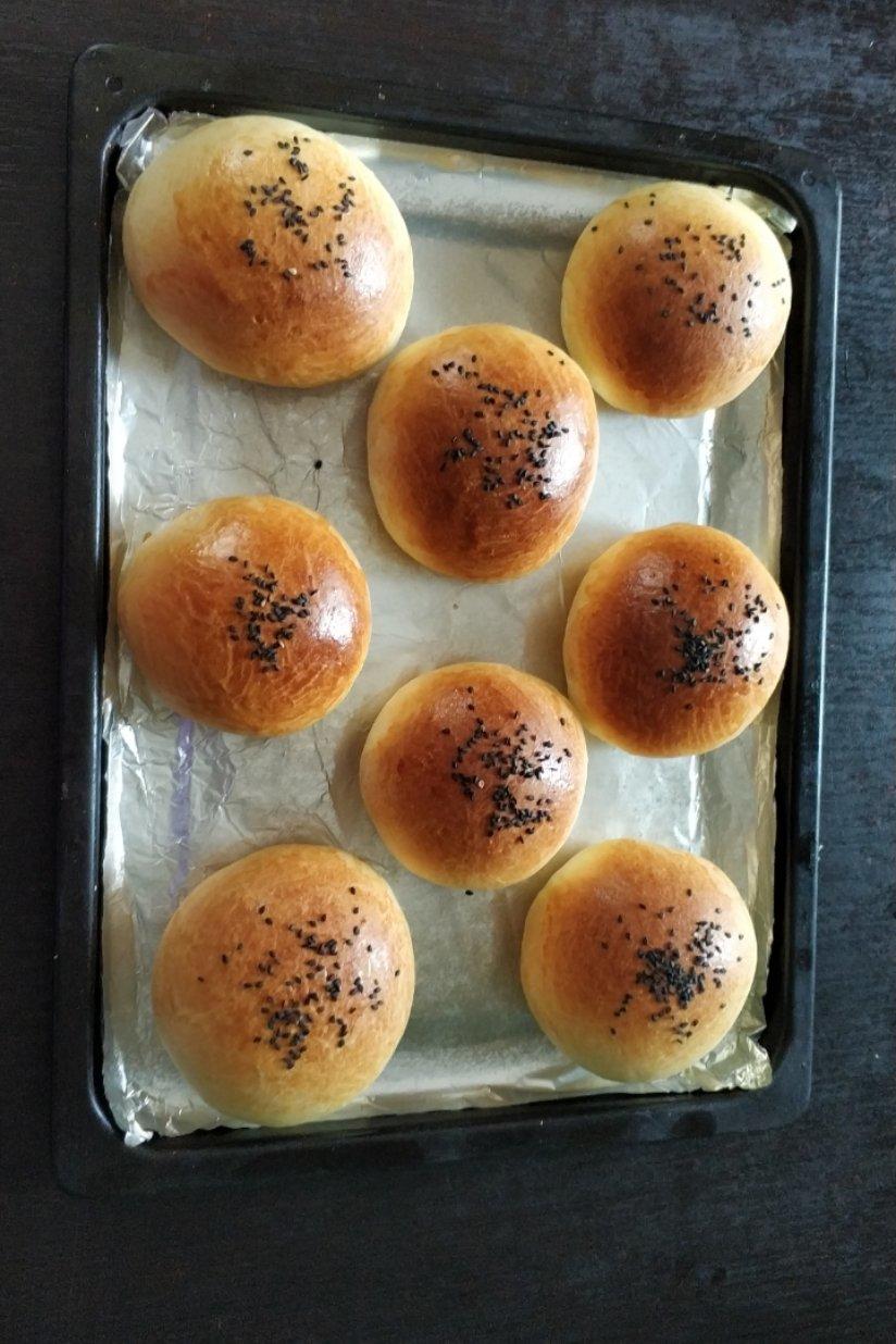 如棉花般松软的海苔肉松面包