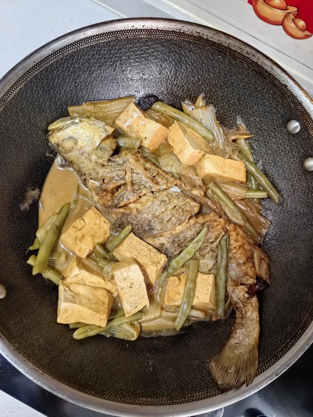 垮炖黄花鱼豆腐