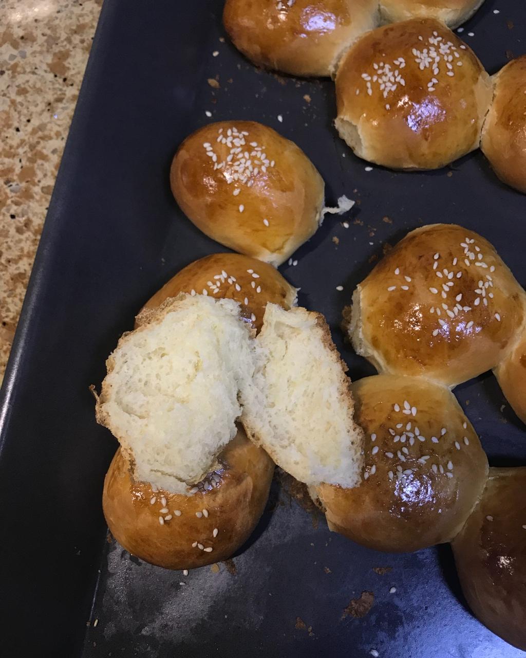 大人小孩都爱不释口的【蜂蜜牛奶小餐包】