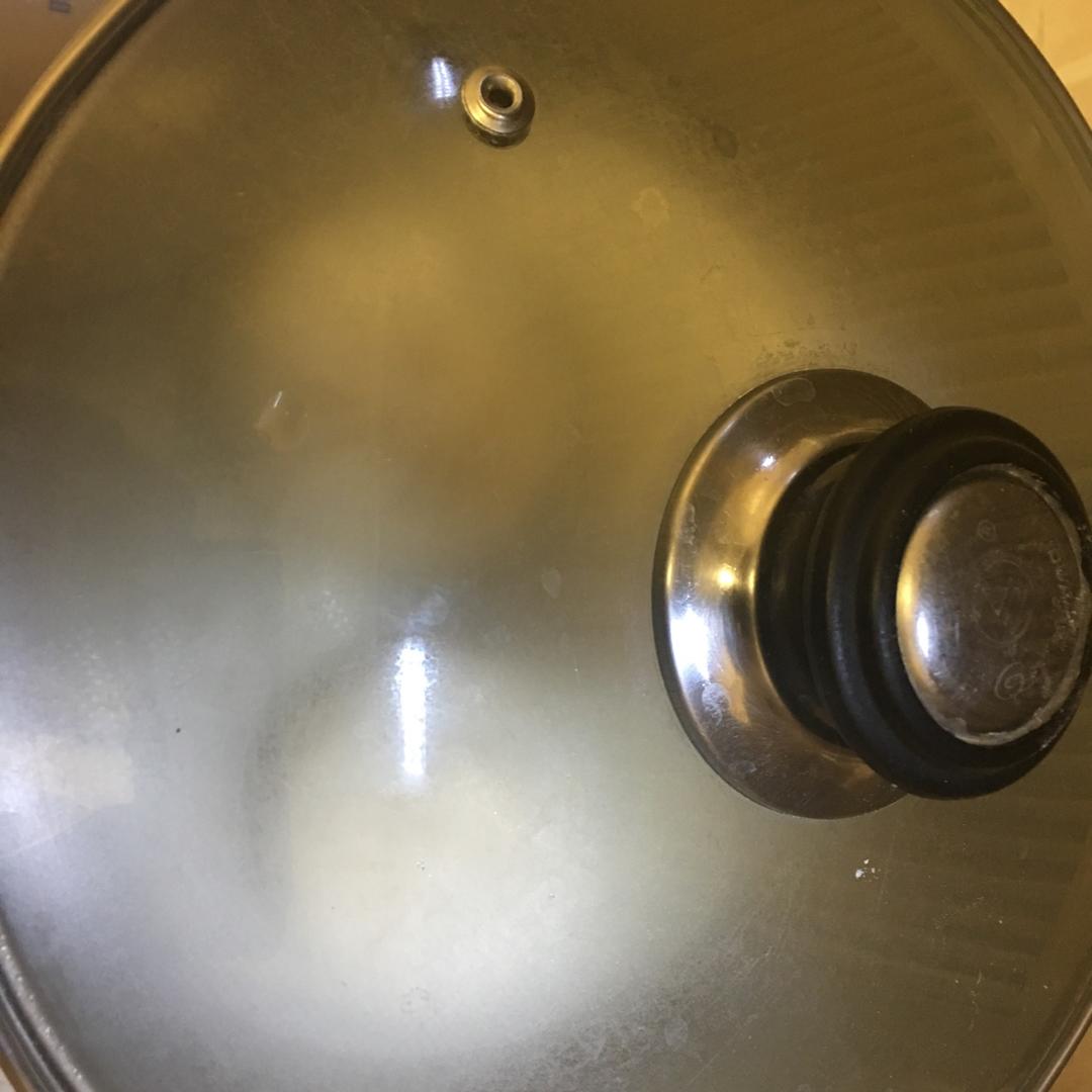 韭菜鸡蛋黑木耳肉包子