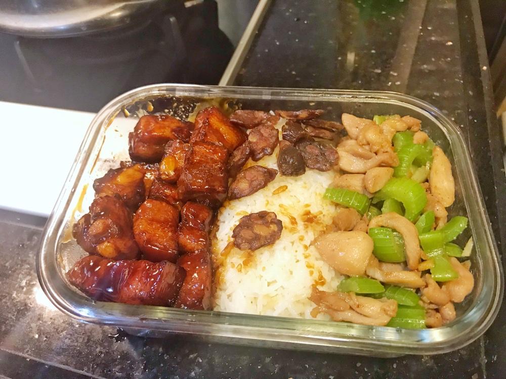 西芹炒鸡肉