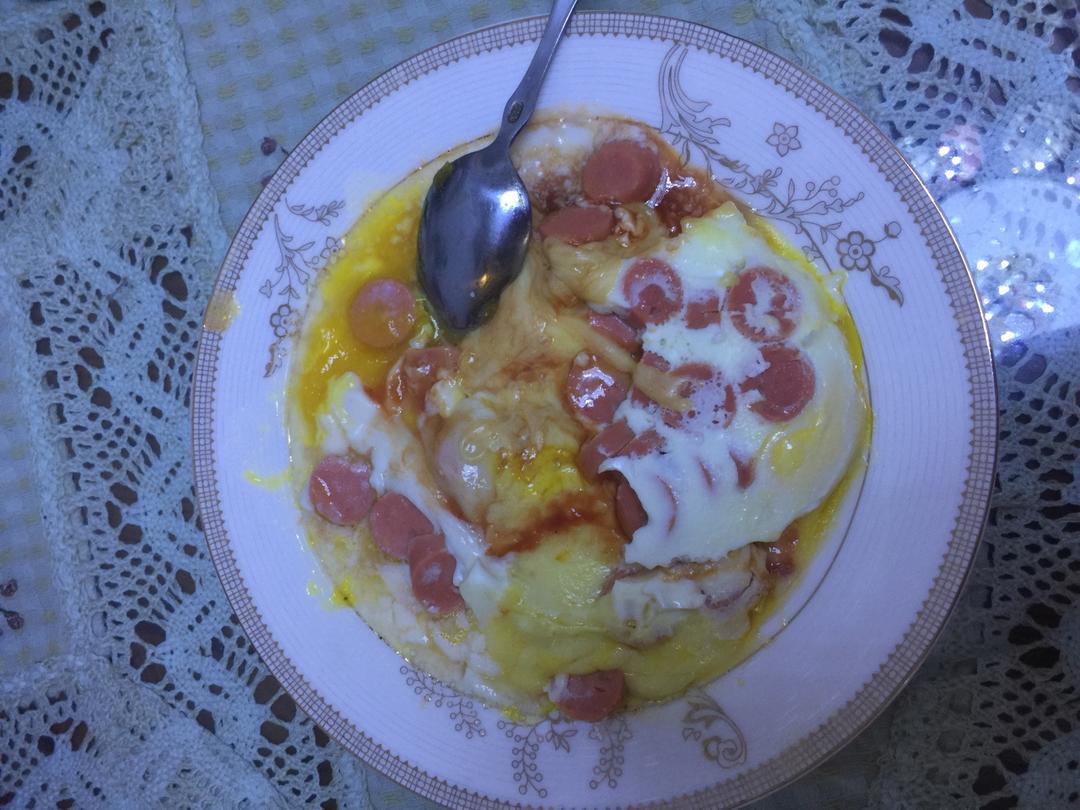 只需摆好材料去微波！惊艳全家的早餐端上桌：香肠奶酪烘蛋