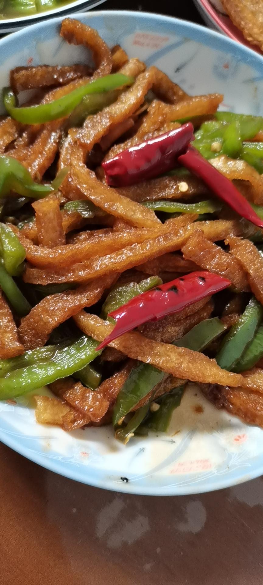 青椒炒猪皮