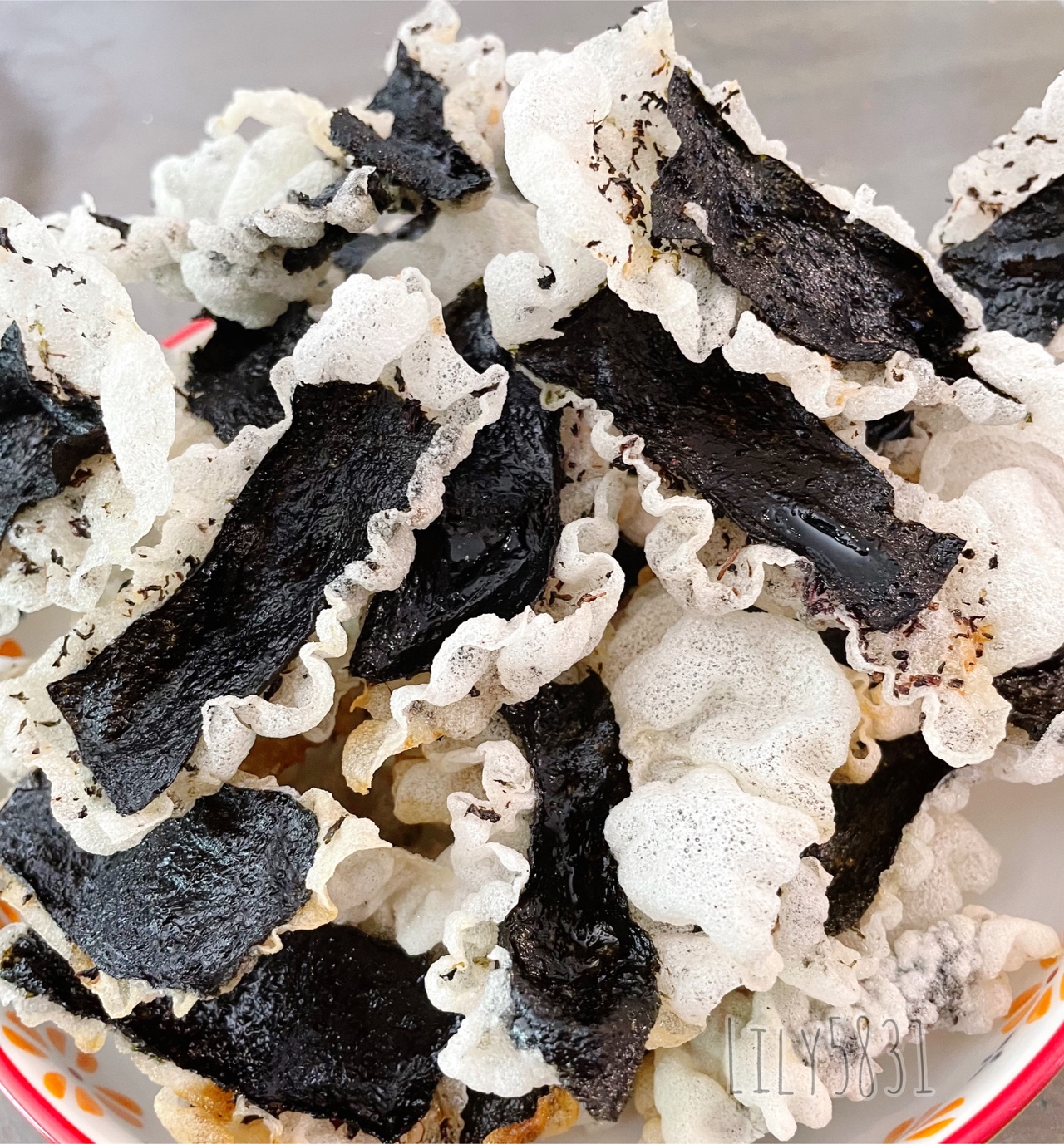 炸海苔米纸脆片～日式梅盐风味的做法