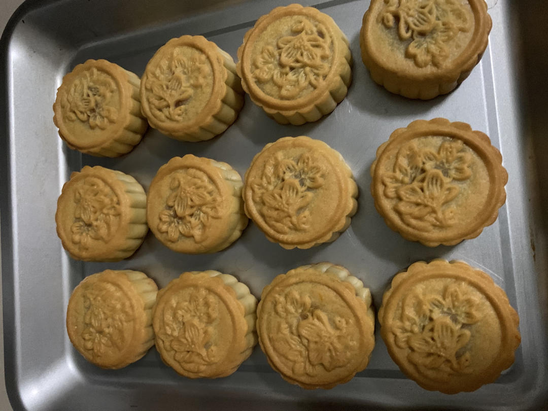 广式月饼——蛋黄莲蓉月饼