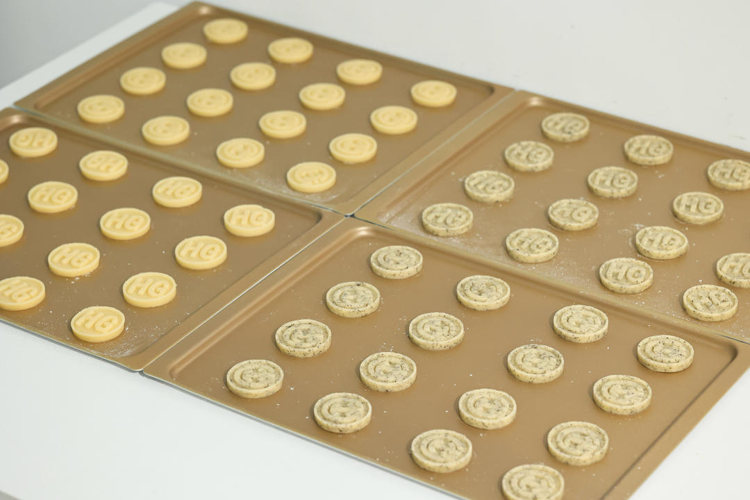 锁死这个万能饼干面团｜两口味曲奇饼干的做法 步骤14