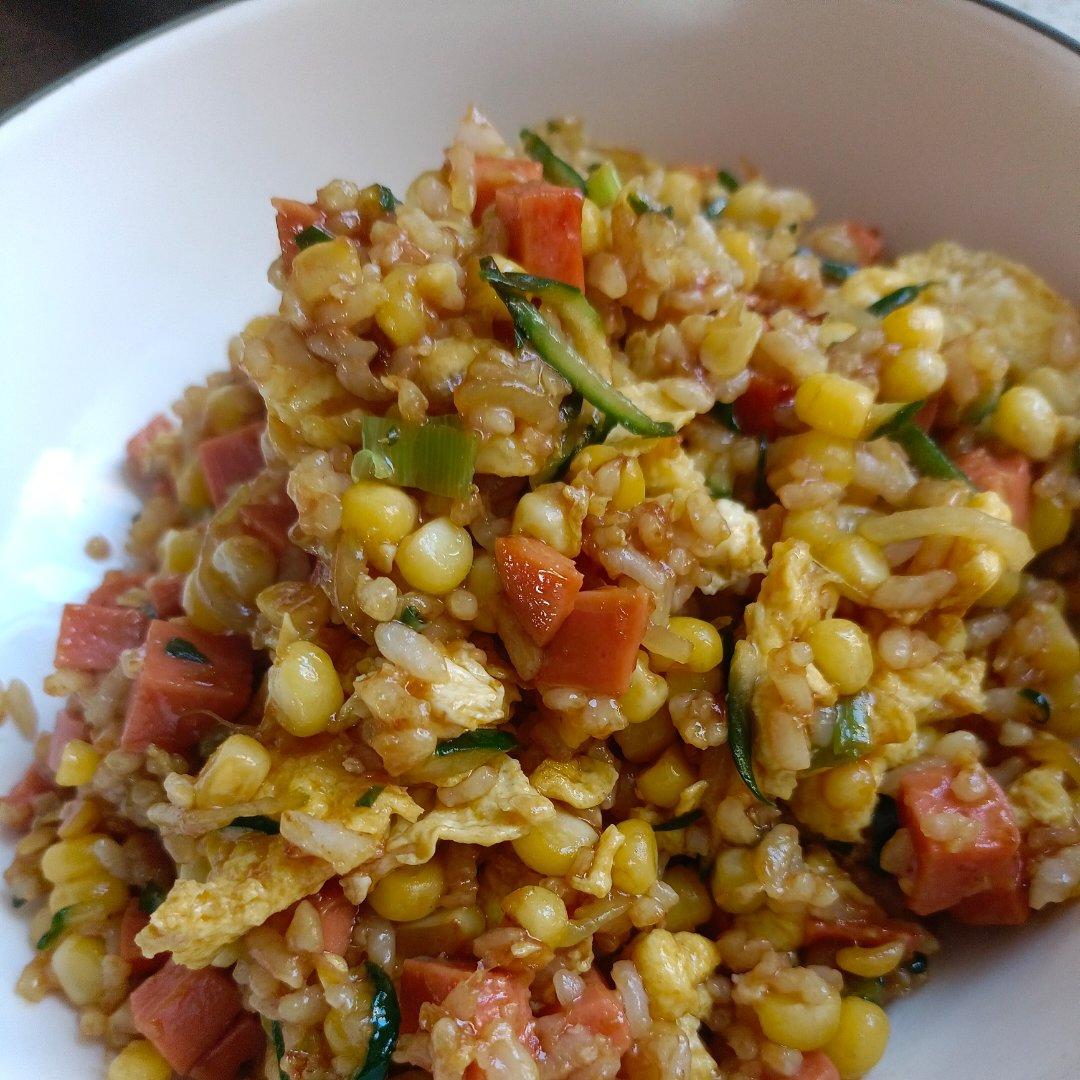 超级好吃的酱油火腿蛋炒饭！