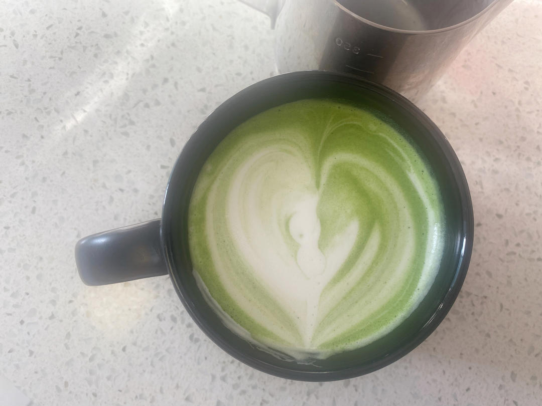 抹茶热拿铁 matcha latte