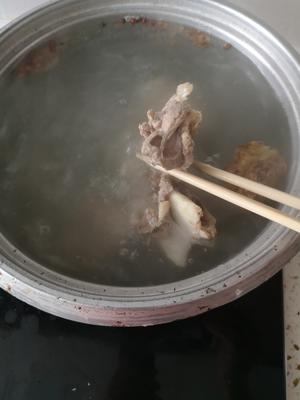 酸辣豆花鱼（火锅）的做法 步骤1