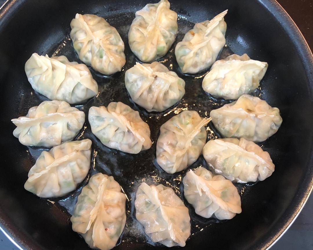 韭菜虾仁水煎饺