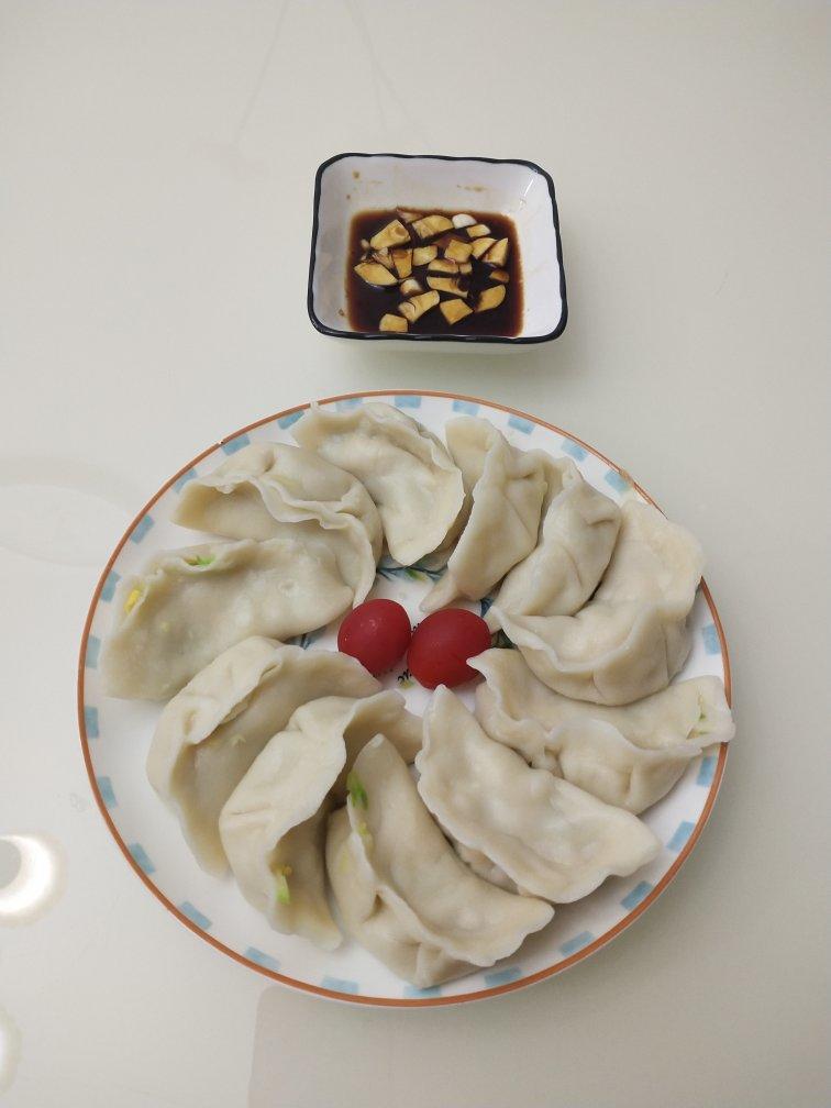 西葫芦鸡蛋虾仁三鲜饺子