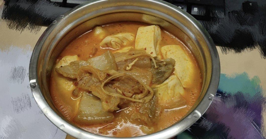 五花肉泡菜豆腐锅