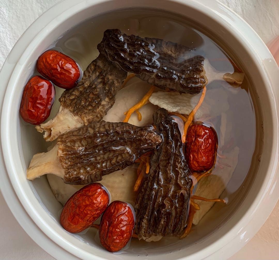 竹荪羊肚菌汤的做法