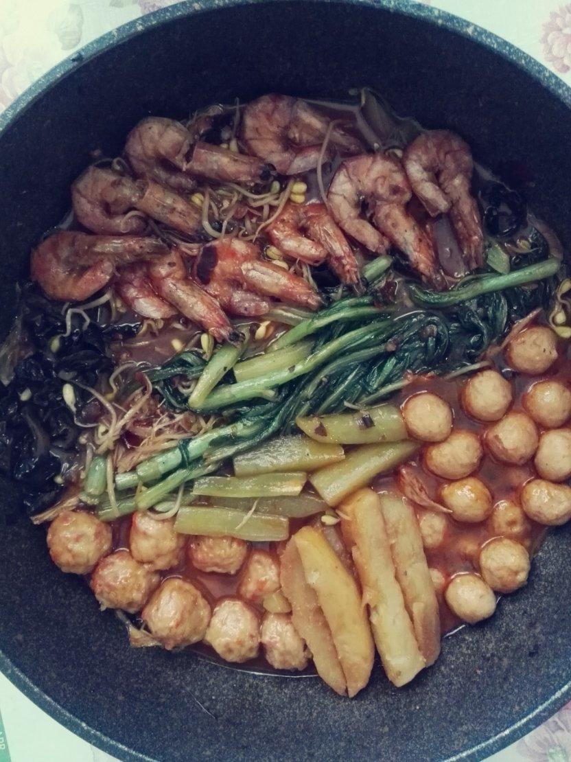 海底捞零失败宴客菜-鲜虾鸡翅排骨麻辣香锅