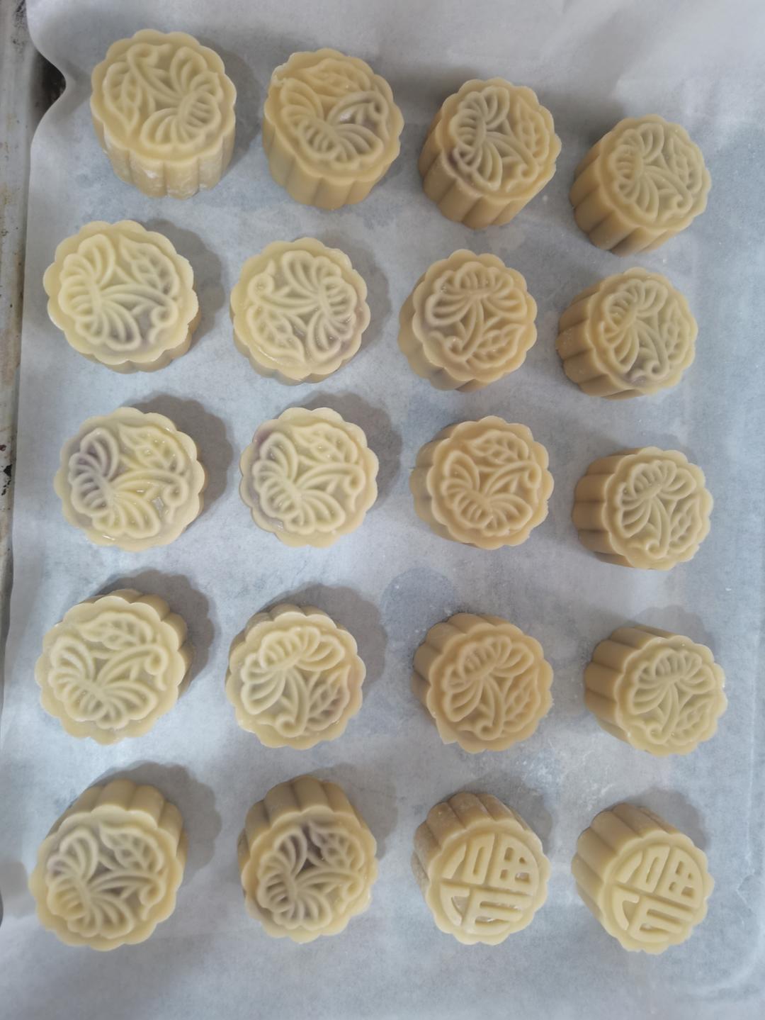 广式豆沙蛋黄月饼（步骤超详细，新手适用）