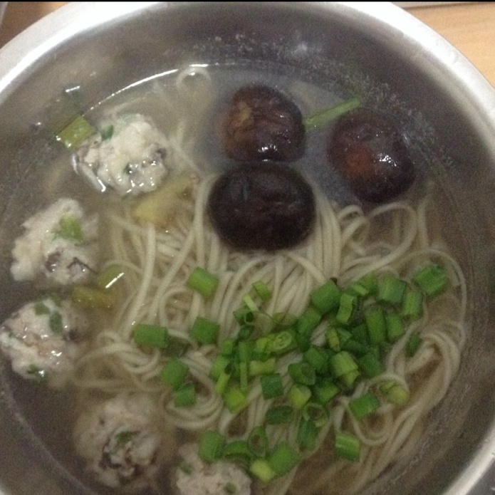 香菇肉丸线面