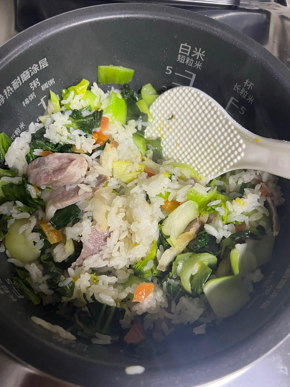 懒人电饭锅香肠焖饭/煲仔饭