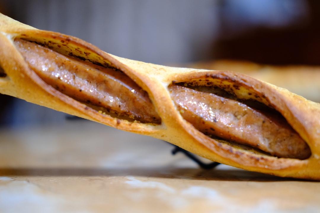 治愈甜腻的｜法式芥末籽香肠面包