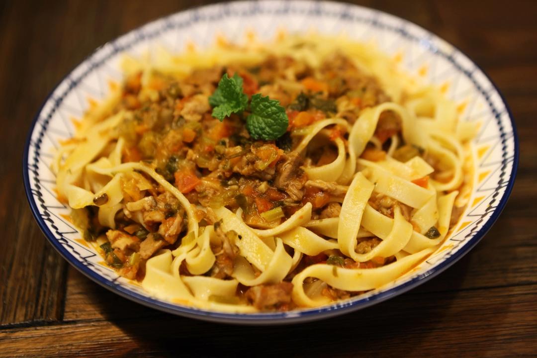 鸭肉酱宽面Duck Fettuccine