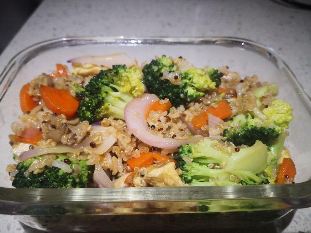 减脂三色藜麦饭