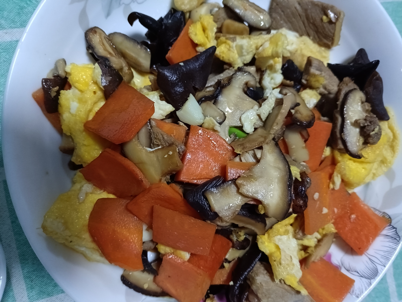 💥减脂餐❗️好吃营养又香菇胡萝卜炒鸡蛋