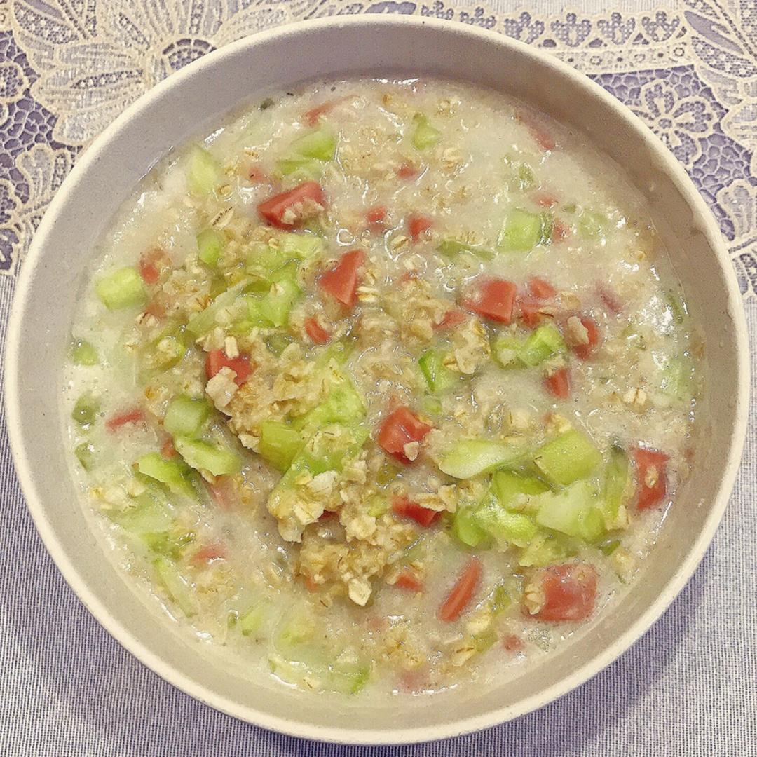 咸味蔬菜火腿燕麦粥