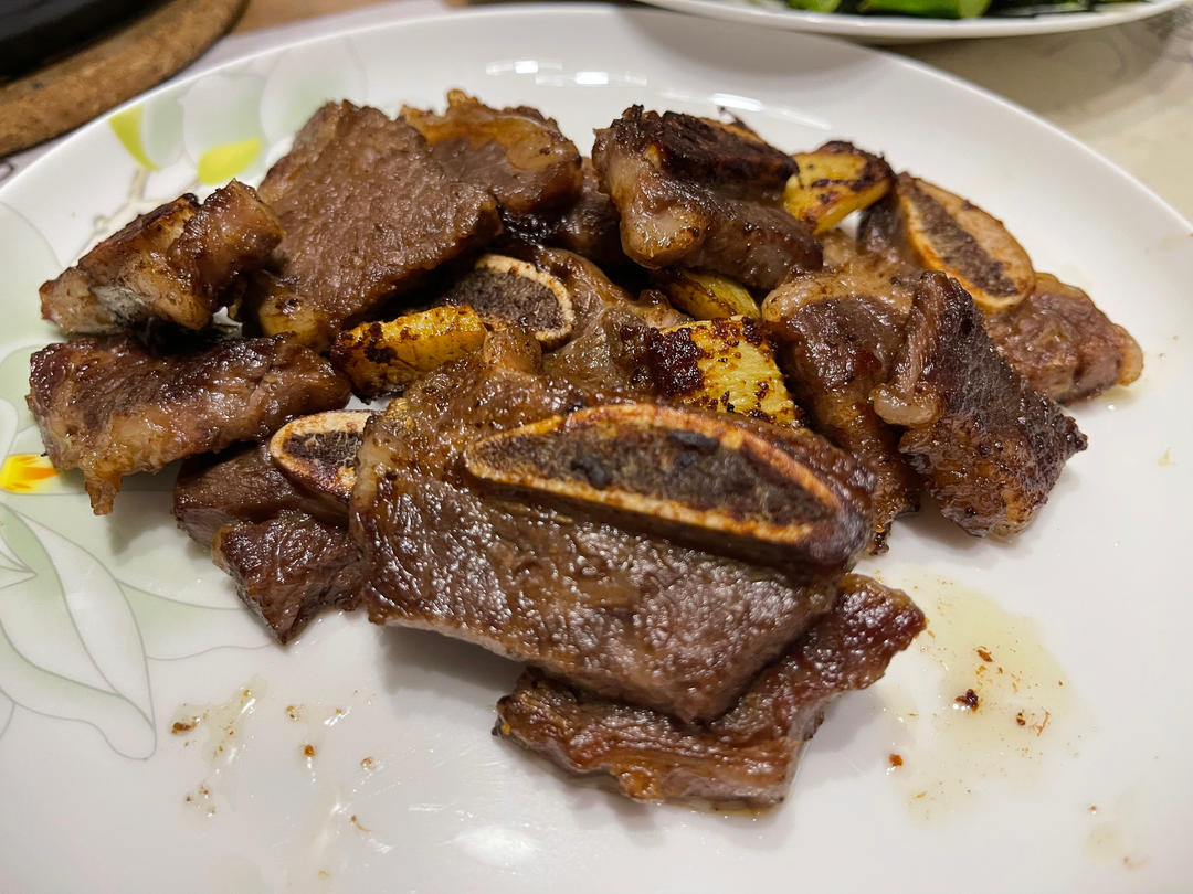 黑椒牛仔骨