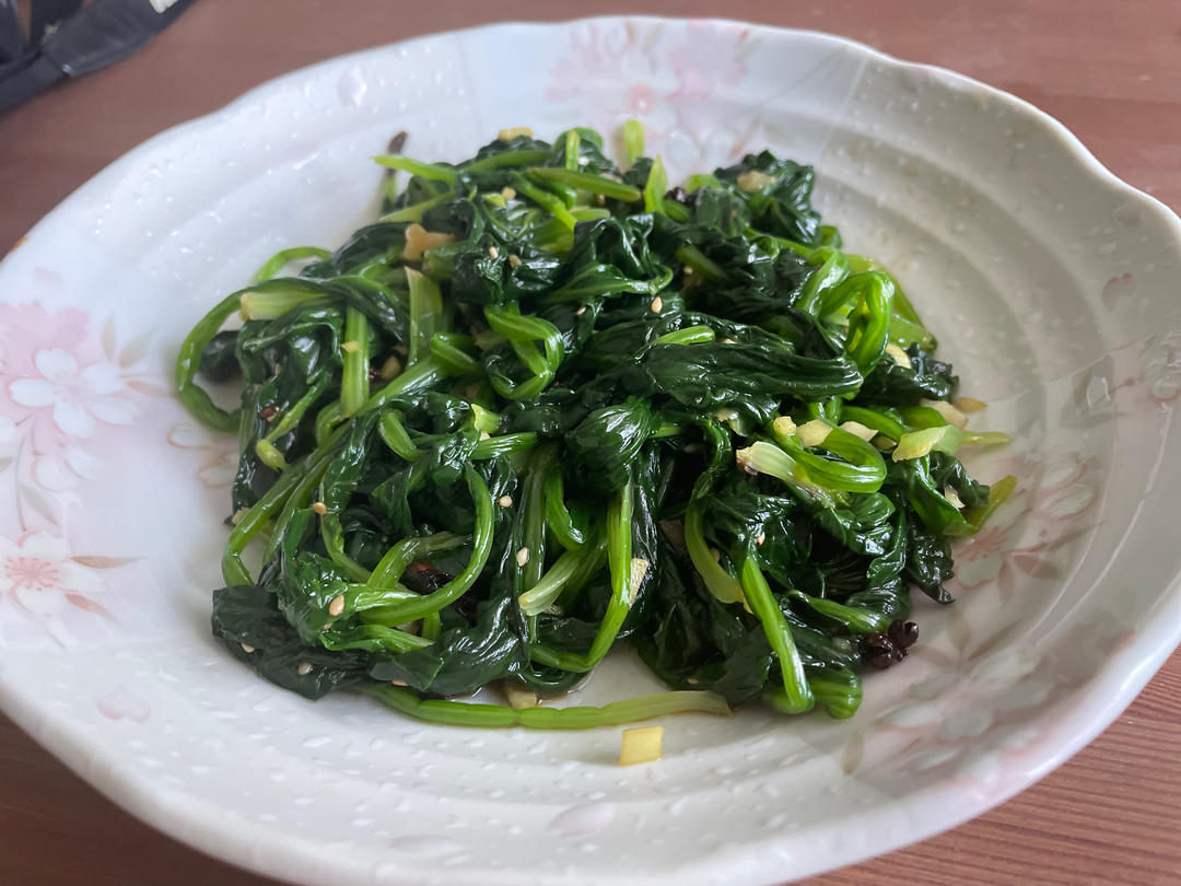 凉拌菠菜(家传秘方)