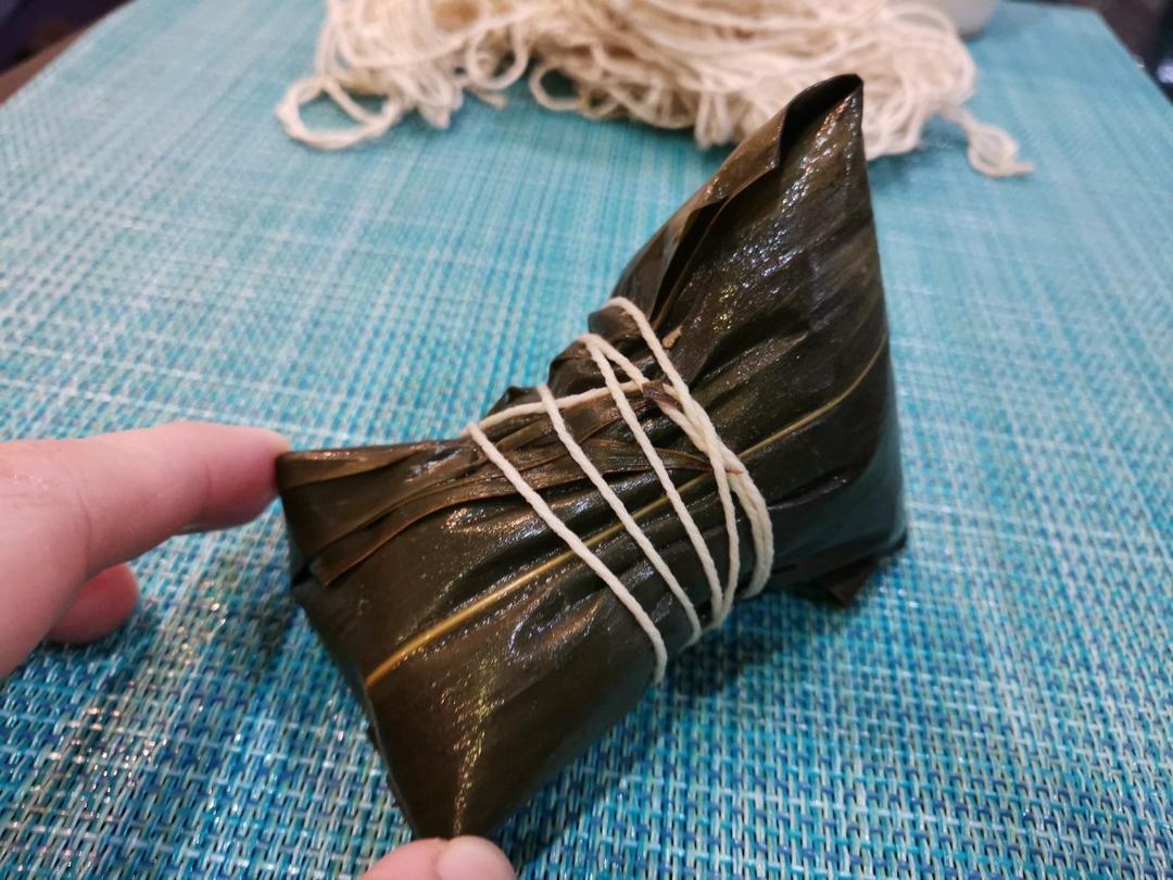 红枣甜粽 蜜枣四角粽的包法