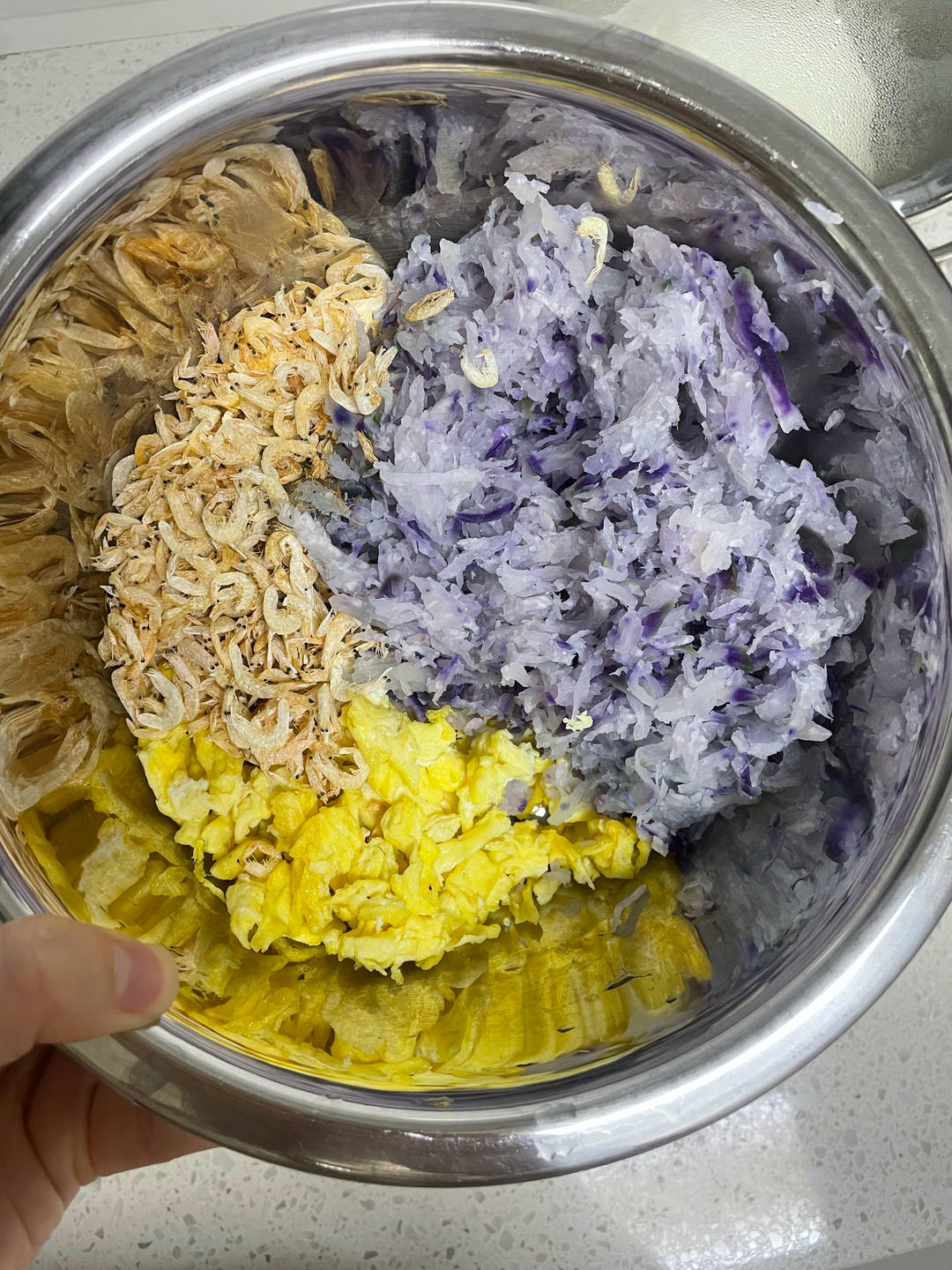 会连续吃八个的萝卜馅饼