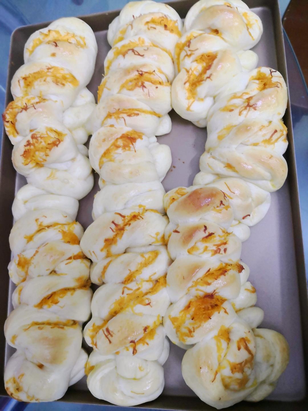 咸蛋黄奶酥面包（免模具）