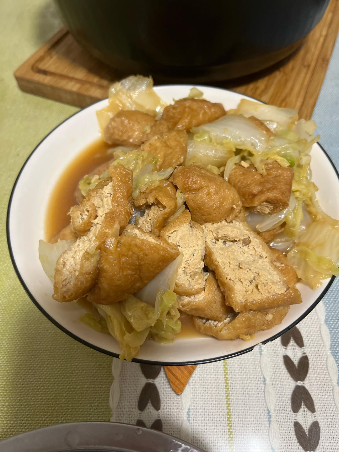 好吃到连汤汁都不剩的白菜焖豆泡，给肉都不换