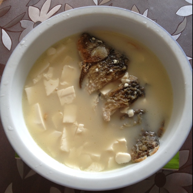 鲫鱼豆腐汤