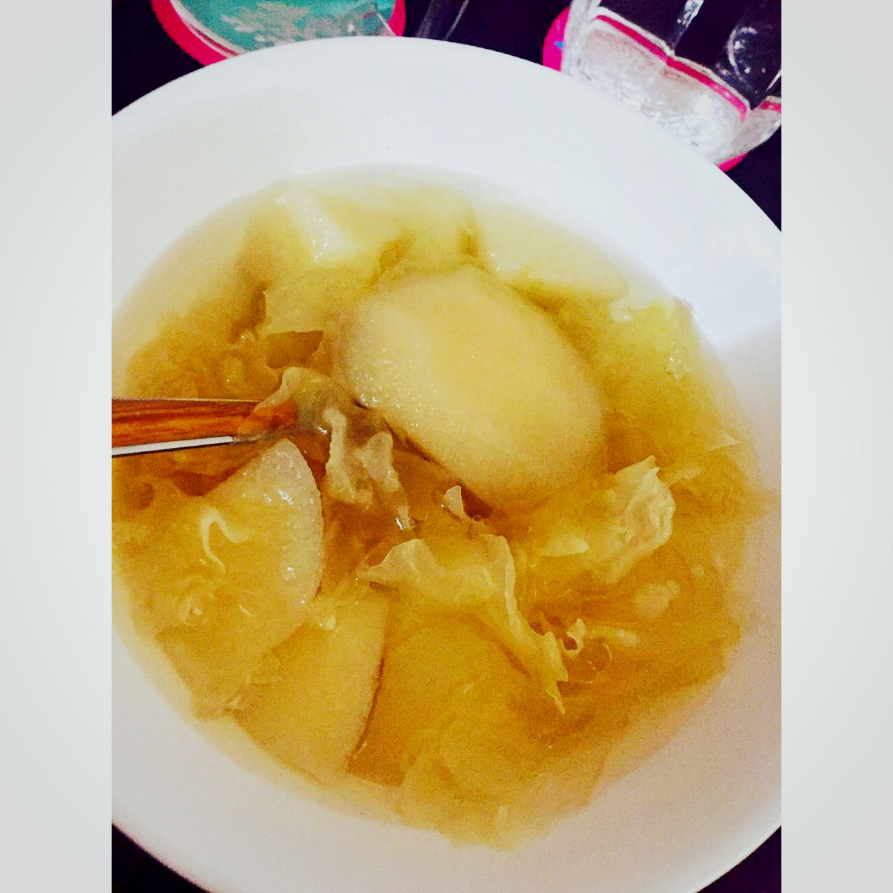 银耳雪梨枸杞汤