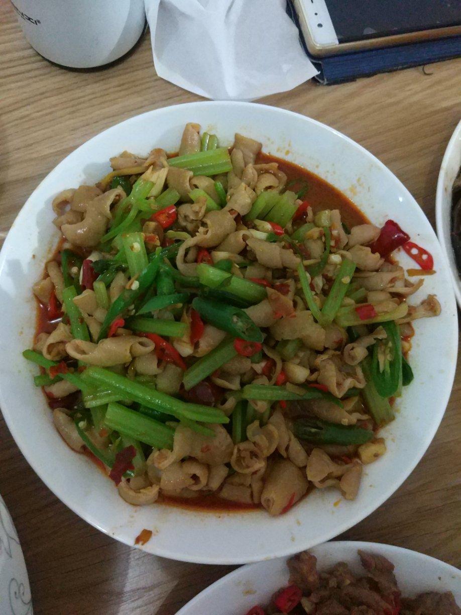 厨师长教你：“生爆肥肠”的正宗做法，一看就有食欲，先收藏起来