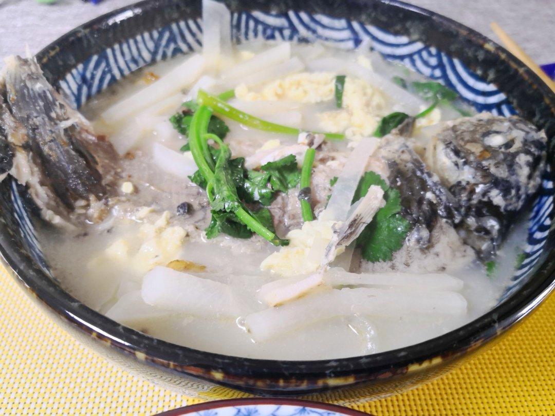 萝卜丝鲫鱼汤