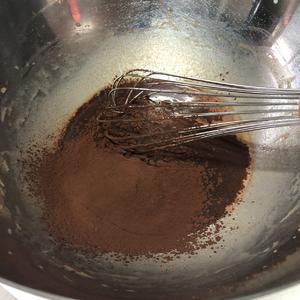 8寸巧克力可可戚风蛋糕（承重不塌）的做法 步骤3