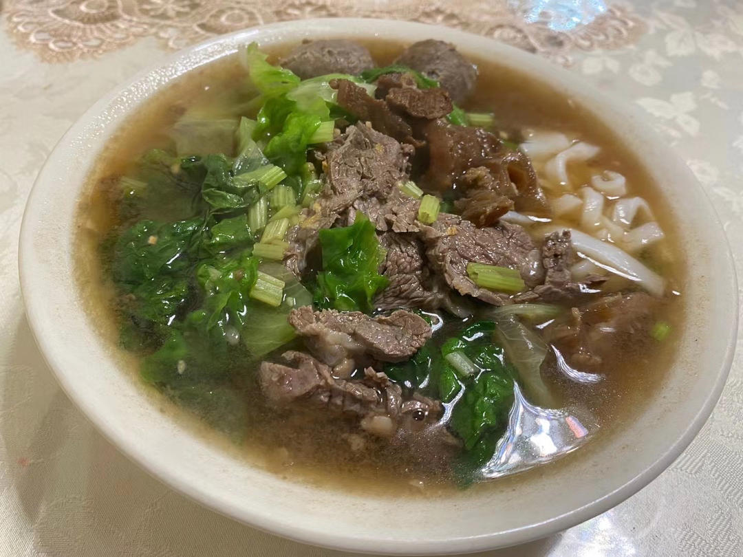地道的潮州人手把手教你煮潮式粿条汤